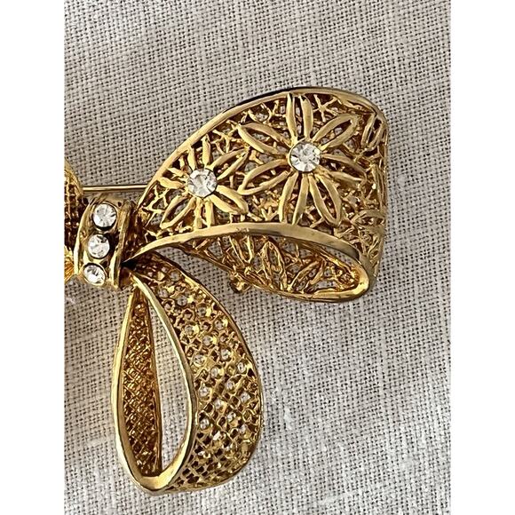 Hanae Mori Brooch Bow Articulating Filigree Pin Gold Tone Rhinestones Signed - Picture 8 of 16